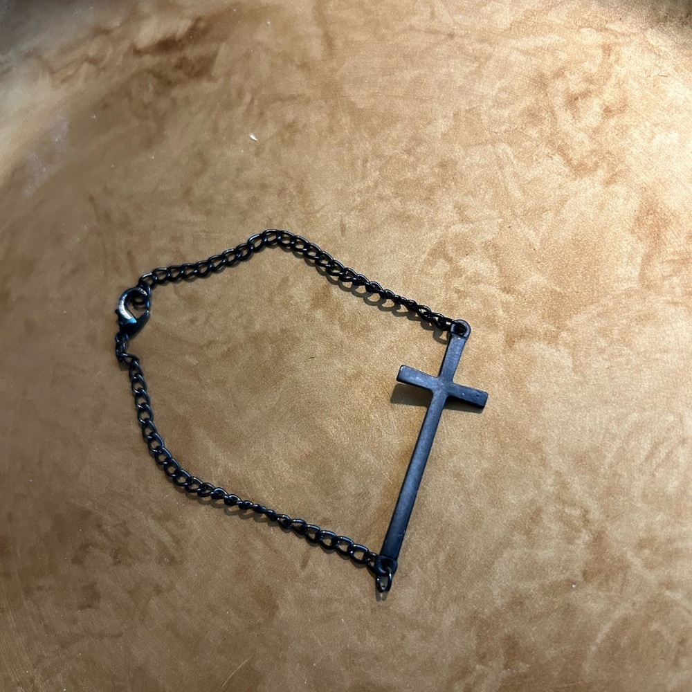 NWOT Black Cross Chain Bracelet - Picture 3 of 6